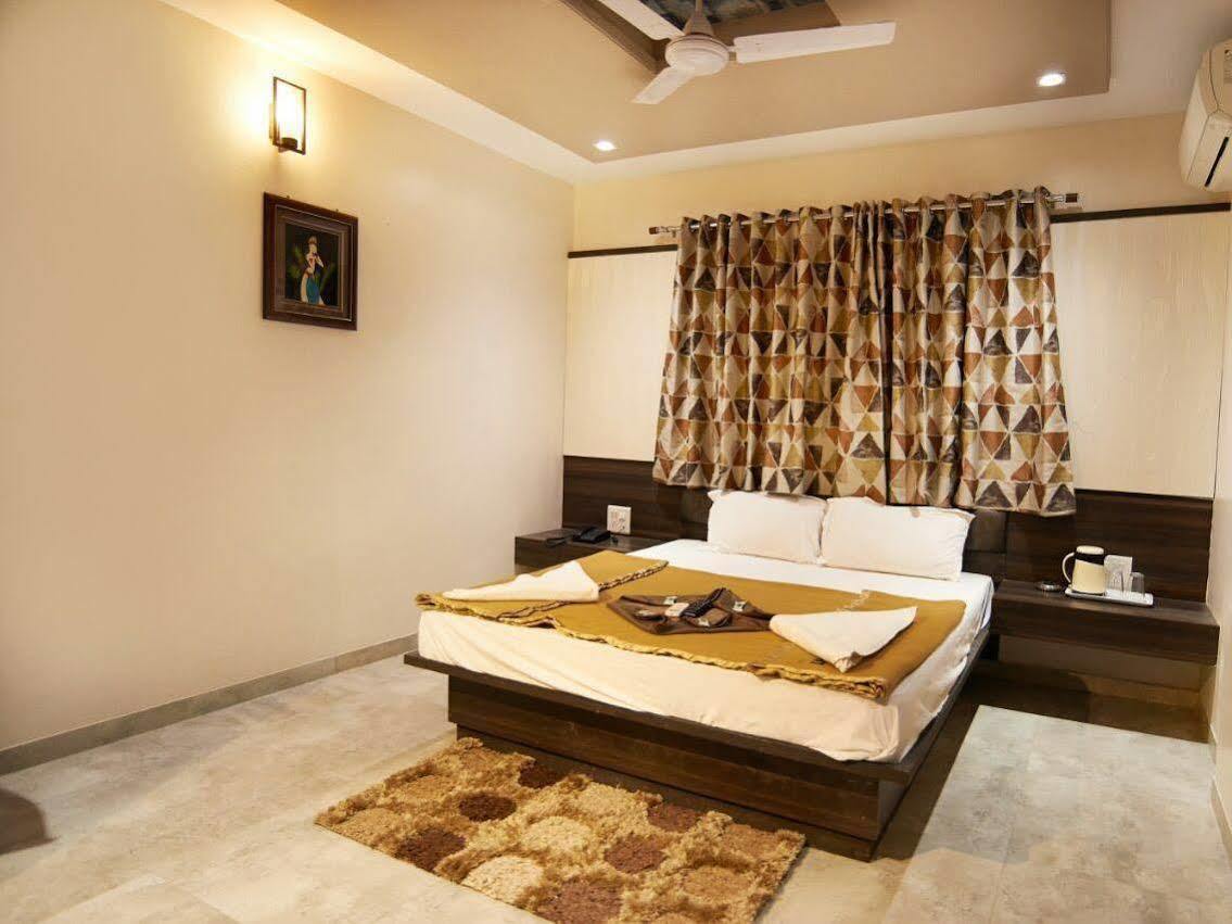 Hotel Sai Suraj Park Shirdi Exterior photo